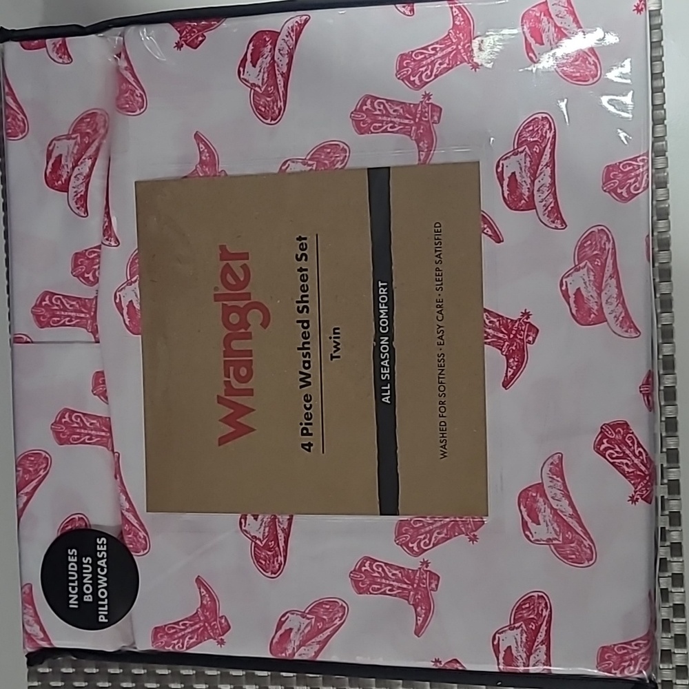 WRANGER 4 PIECE PINK COWBOY HAT BOOTS WESTERN THEMED TWIN SHEET SET NWT